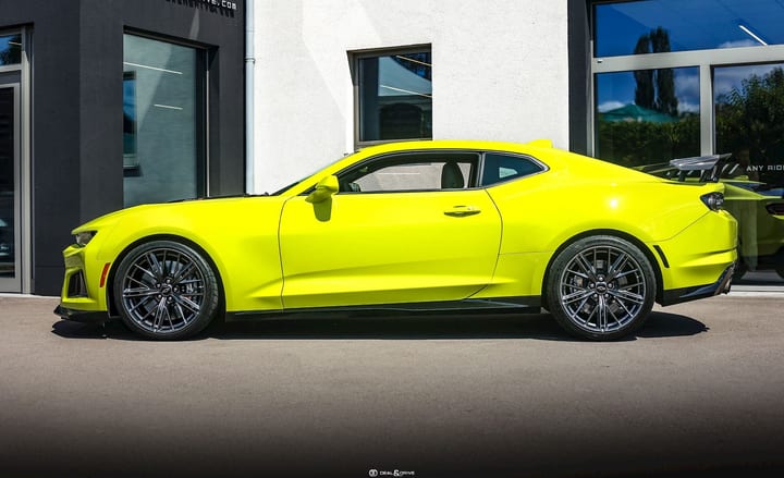 CAMARO ZL1 6.2 V8 RWD - MANUAL 6 – SHOCK YELLOW — photo 2/15
