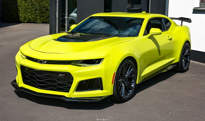 CAMARO ZL1 6.2 V8 RWD - MANUAL 6 – SHOCK YELLOW — photo 6/15