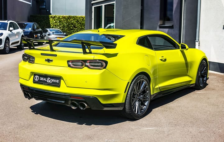 CAMARO ZL1 6.2 V8 RWD - MANUAL 6 – SHOCK YELLOW — photo 7/15