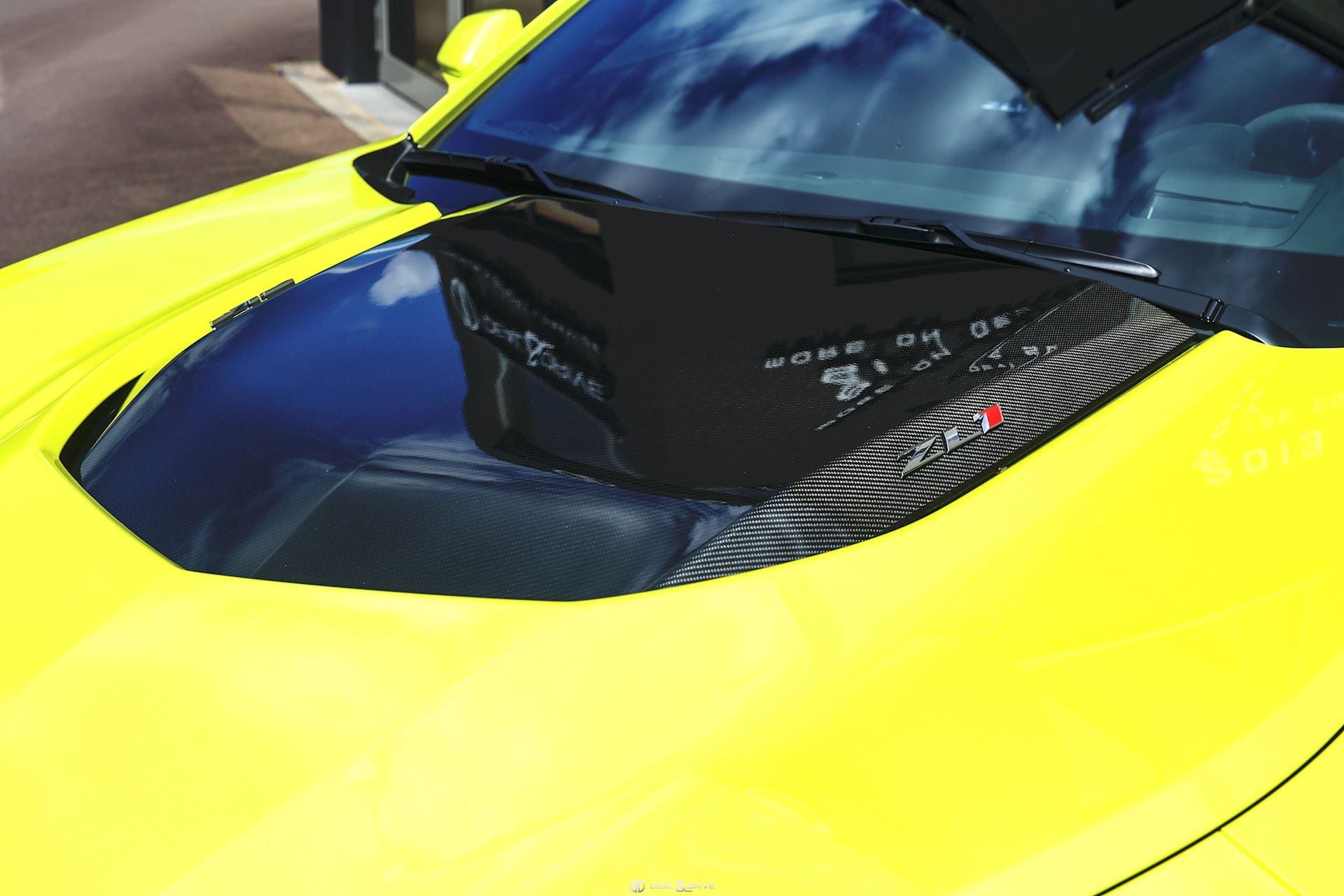 CAMARO ZL1 6.2 V8 RWD - MANUAL 6 – SHOCK YELLOW — photo 8/15