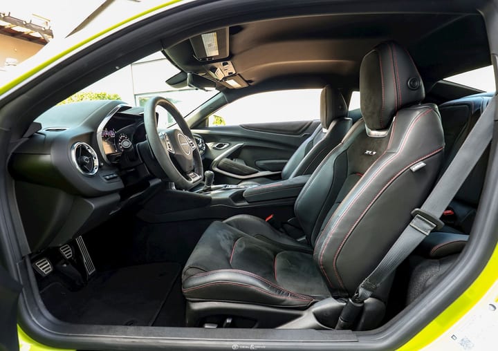 CAMARO ZL1 6.2 V8 RWD - MANUAL 6 – SHOCK YELLOW — photo 11/15