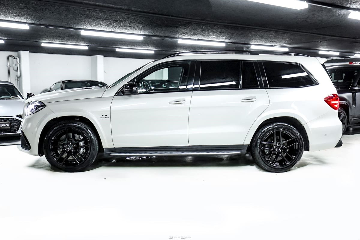 GLS 63 AMG V8 5.5 4MATIC 7 PLACES - DIAMOND WHITE METALLIC DESIGNO — photo 2/15