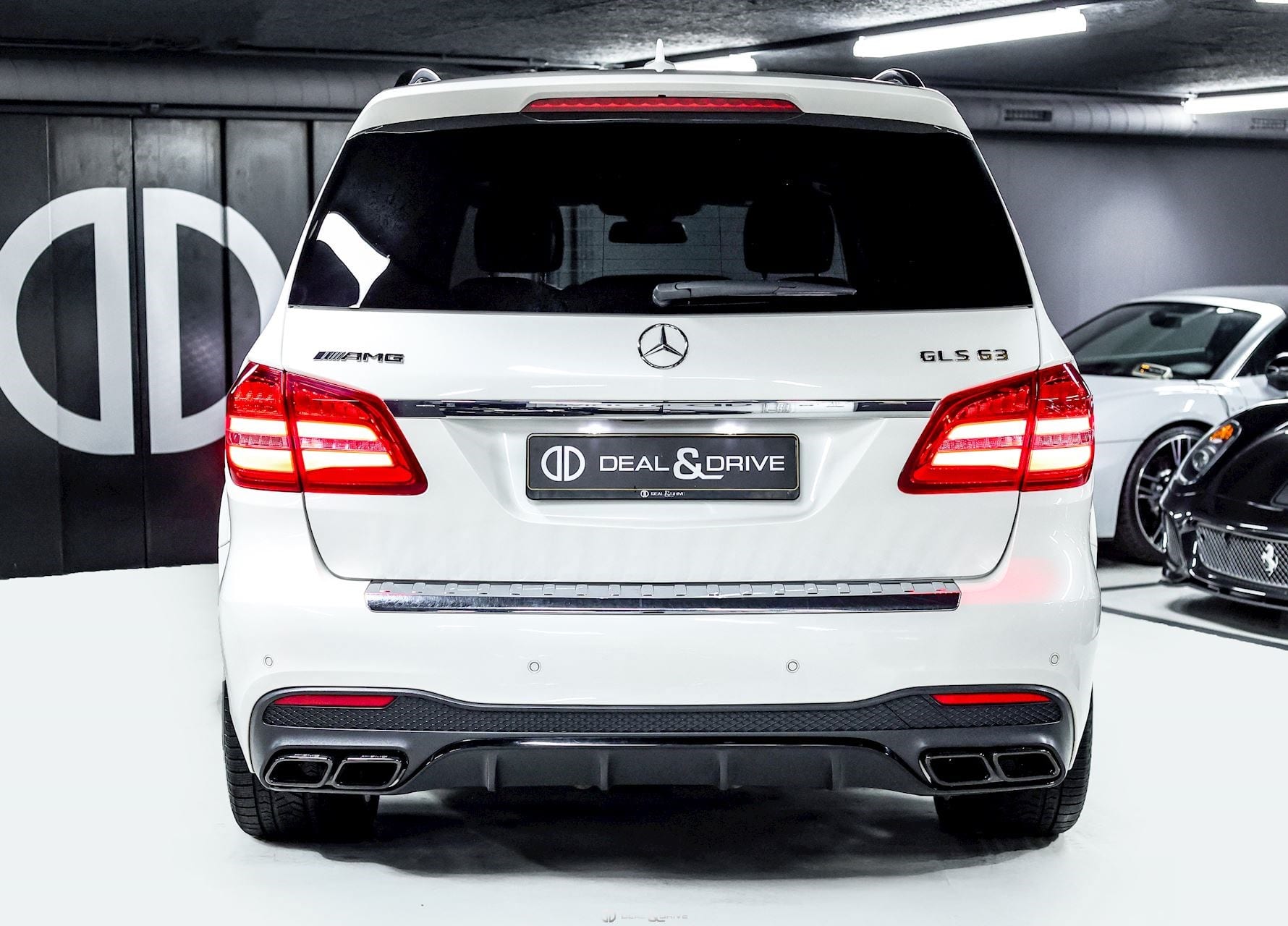 GLS 63 AMG V8 5.5 4MATIC 7 PLACES - DIAMOND WHITE METALLIC DESIGNO — photo 4/15