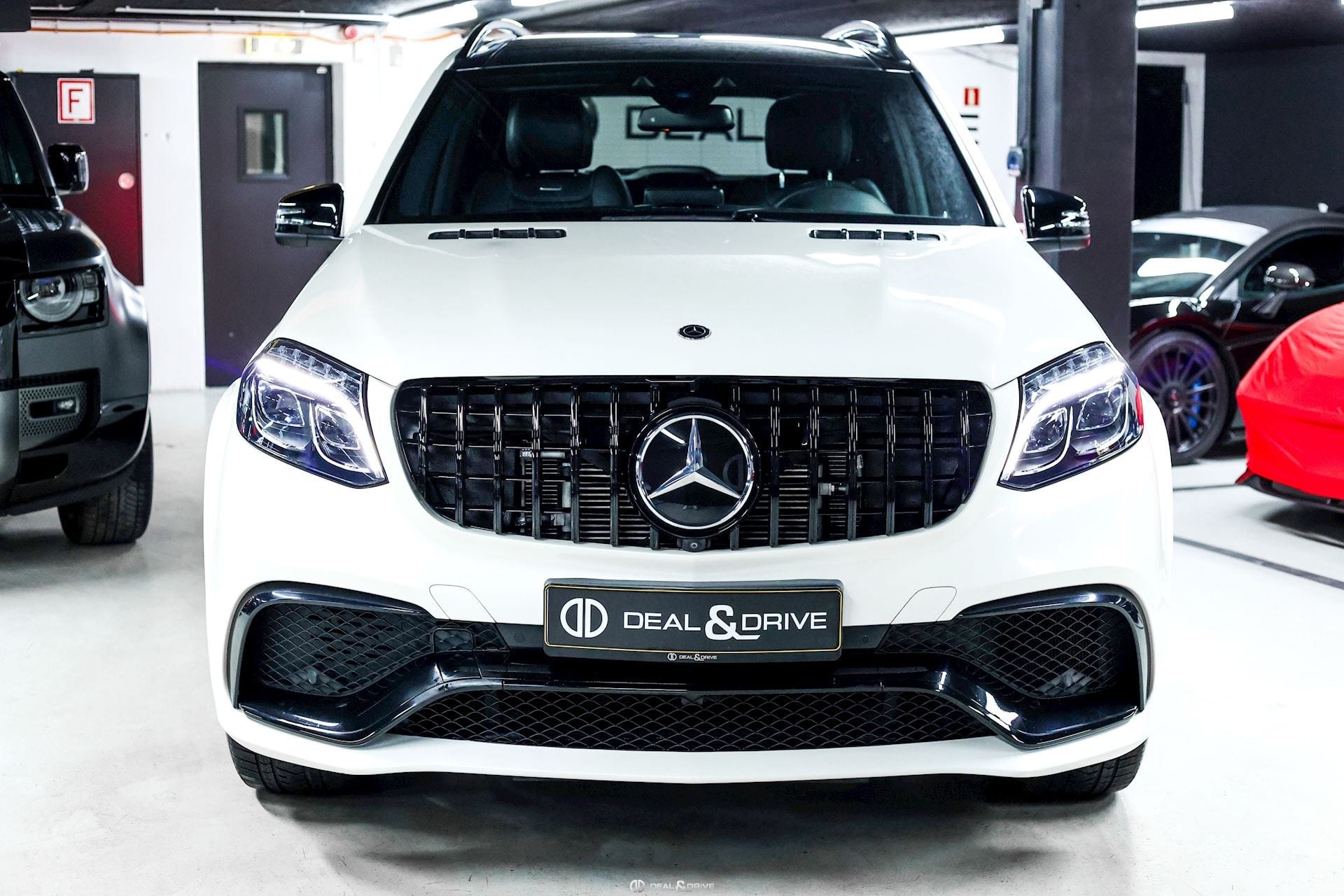 GLS 63 AMG V8 5.5 4MATIC 7 PLACES - DIAMOND WHITE METALLIC DESIGNO — photo 5/15