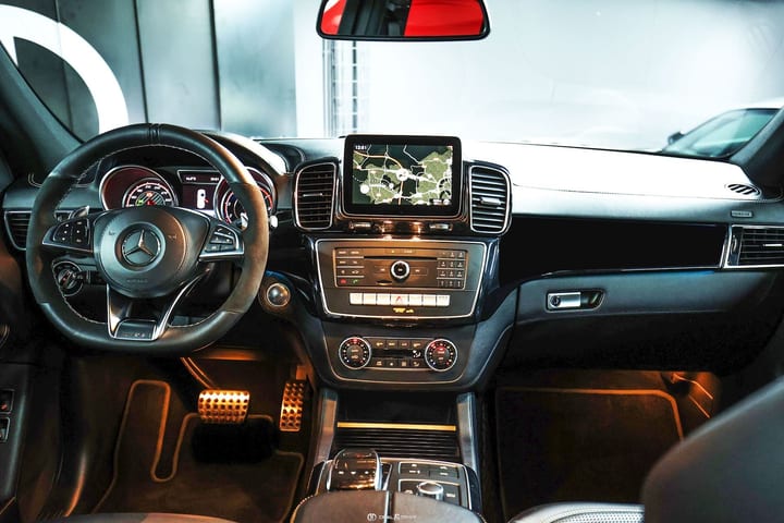 GLS 63 AMG V8 5.5 4MATIC 7 PLACES - DIAMOND WHITE METALLIC DESIGNO — photo 14/15