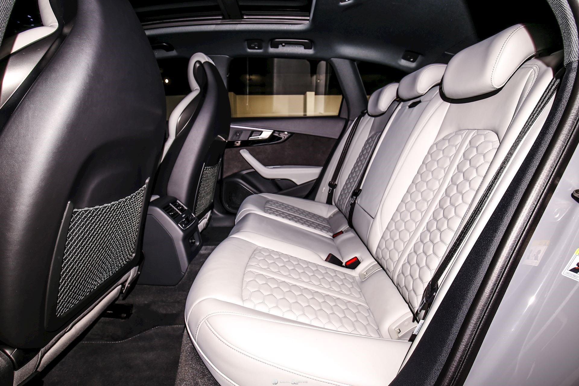 RS 4 AVANT 2.9 TFSI QUATTRO TIPTRONIC – PACK DYNAMIQUE (v/max 280 km/h) - NARDO GRAU — photo 4/15