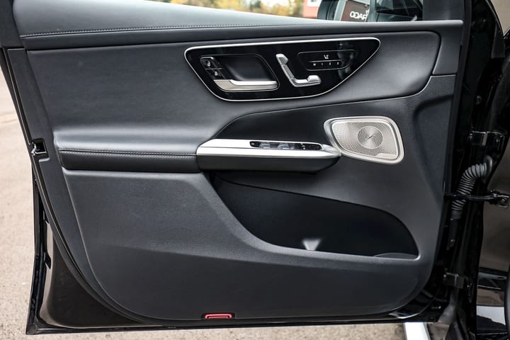 GLC 300 DE AMG LINE 4MATIC – PREMIUM PLUS PACKAGE — photo 9/15