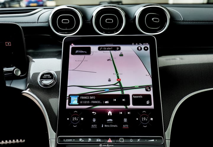 GLC 300 DE AMG LINE 4MATIC – PREMIUM PLUS PACKAGE — photo 12/15