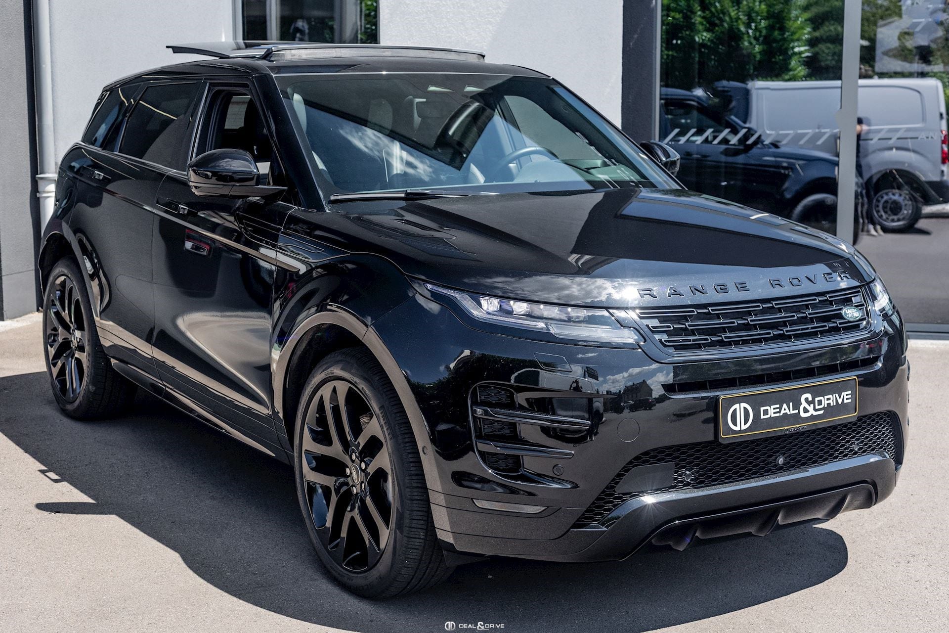 RANGE ROVER EVOQUE D200 MHEV HSE AWD - BLACK PACK — photo 6/15