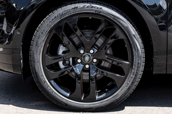 RANGE ROVER EVOQUE D200 MHEV HSE AWD - BLACK PACK — photo 8/15