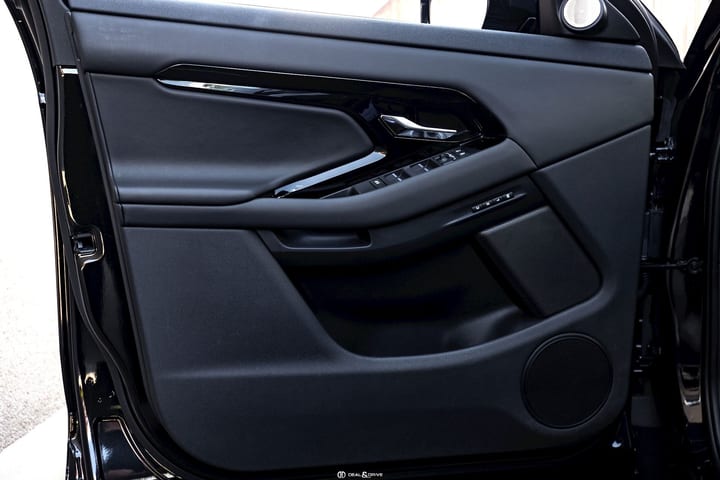 RANGE ROVER EVOQUE D200 MHEV HSE AWD - BLACK PACK — photo 9/15