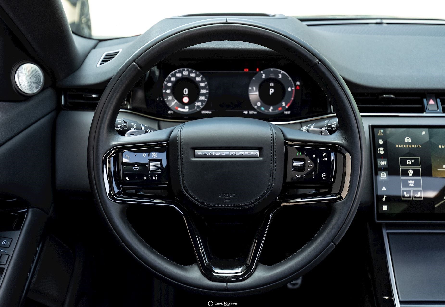 RANGE ROVER EVOQUE D200 MHEV HSE AWD - BLACK PACK — photo 12/15
