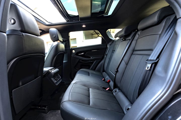 RANGE ROVER EVOQUE D200 MHEV HSE AWD - BLACK PACK — photo 14/15