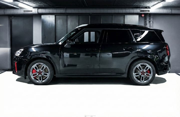 JOHN COOPER WORKS COUNTRYMAN ALL4 – PACK XL — photo 2/15