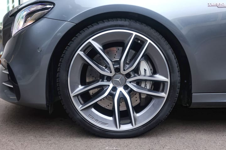 E 53 AMG T-MODELL 4MATIC+ — photo 9/15