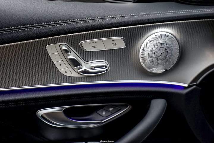 E 53 AMG T-MODELL 4MATIC+ — photo 11/15