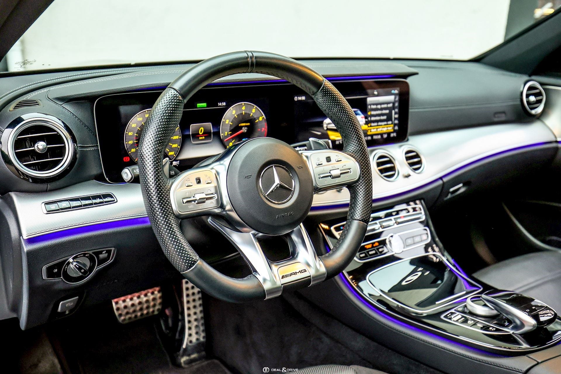 E 53 AMG T-MODELL 4MATIC+ — photo 12/15