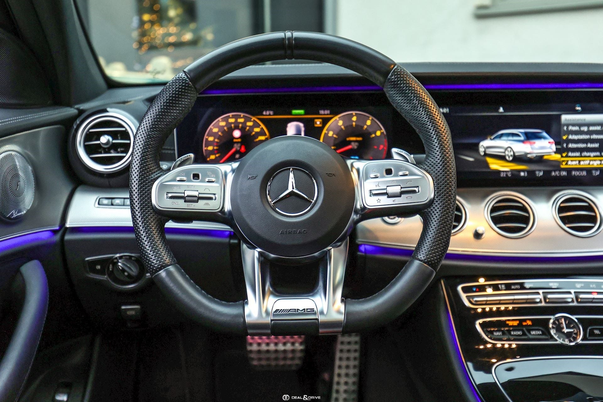 E 53 AMG T-MODELL 4MATIC+ — photo 14/15