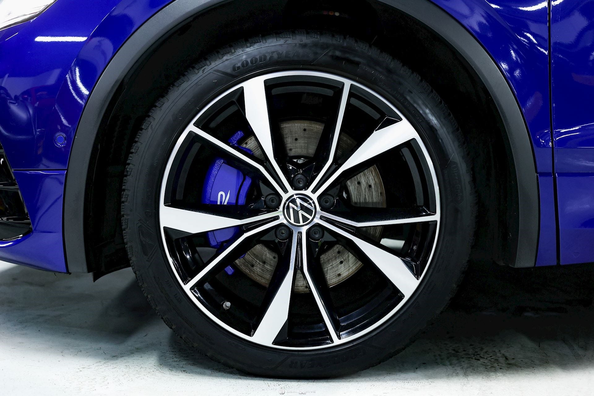 TIGUAN 2.0 TSI 320 R 4MOTION – LAPIZ BLUE — photo 9/15