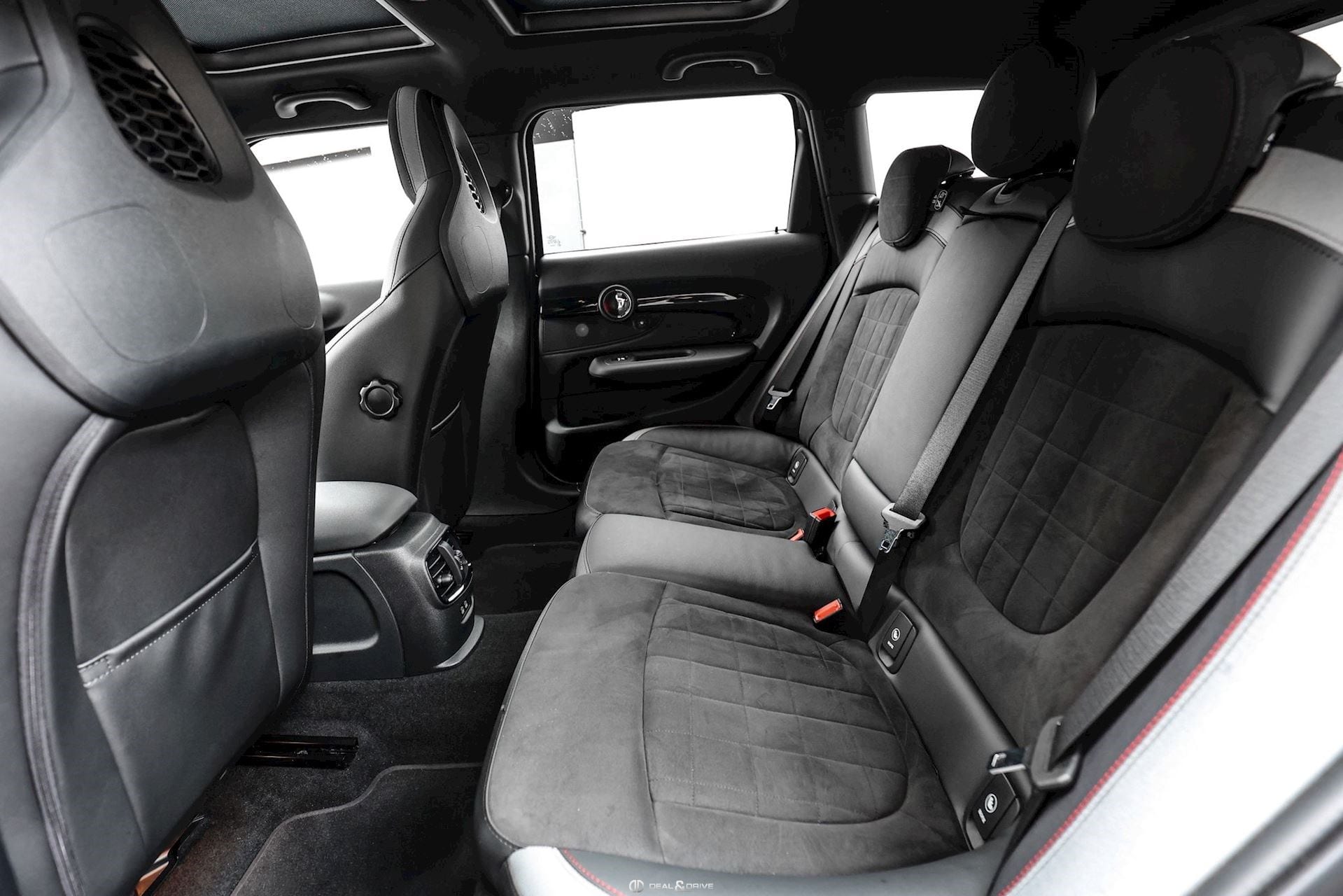 JOHN COOPER WORKS CLUBMAN ALL4 - MIDNIGHT BLACK II — photo 13/15