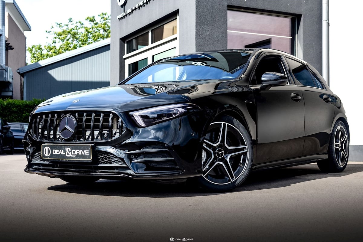 A 35 AMG 4MATIC+ - KOSMOS BLACK METALLIC — photo 1/15