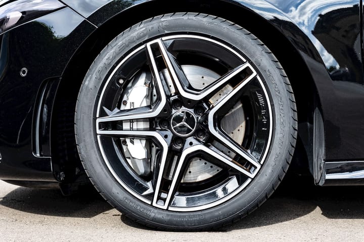 A 35 AMG 4MATIC+ - KOSMOS BLACK METALLIC — photo 8/15
