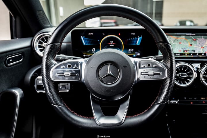 A 35 AMG 4MATIC+ - KOSMOS BLACK METALLIC — photo 11/15