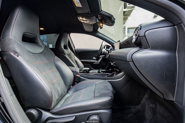 A 35 AMG 4MATIC+ - KOSMOS BLACK METALLIC — photo 13/15