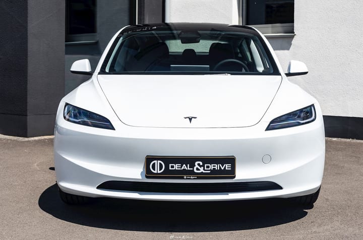 MODEL 3 HIGHLAND RWD - AUTOPILOT — photo 5/15