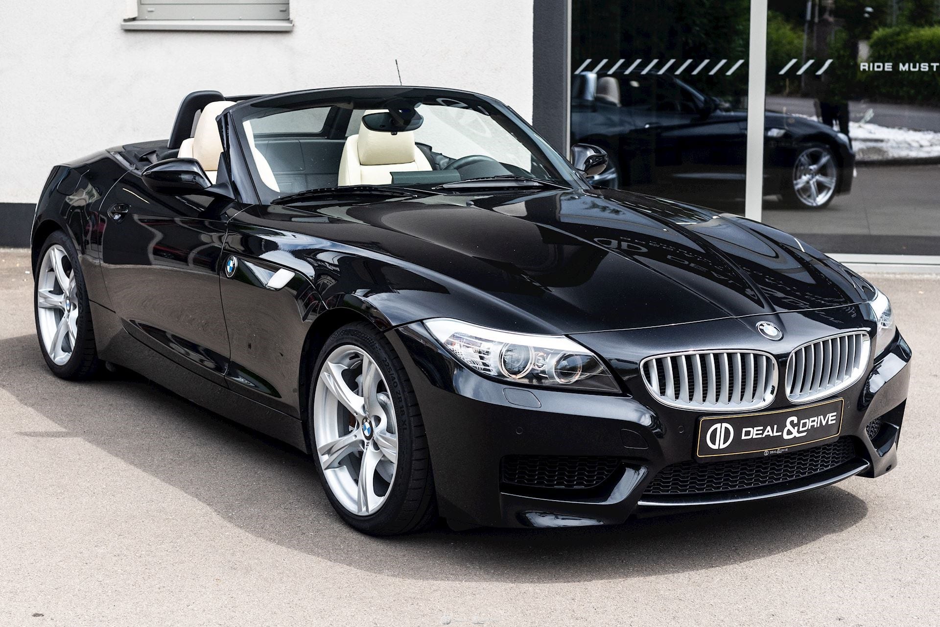 Z4 ROADSTER SDRIVE 35I AUTO - PACK M SPORT - BLACK SAPPHIRE METALLIC — photo 6/15
