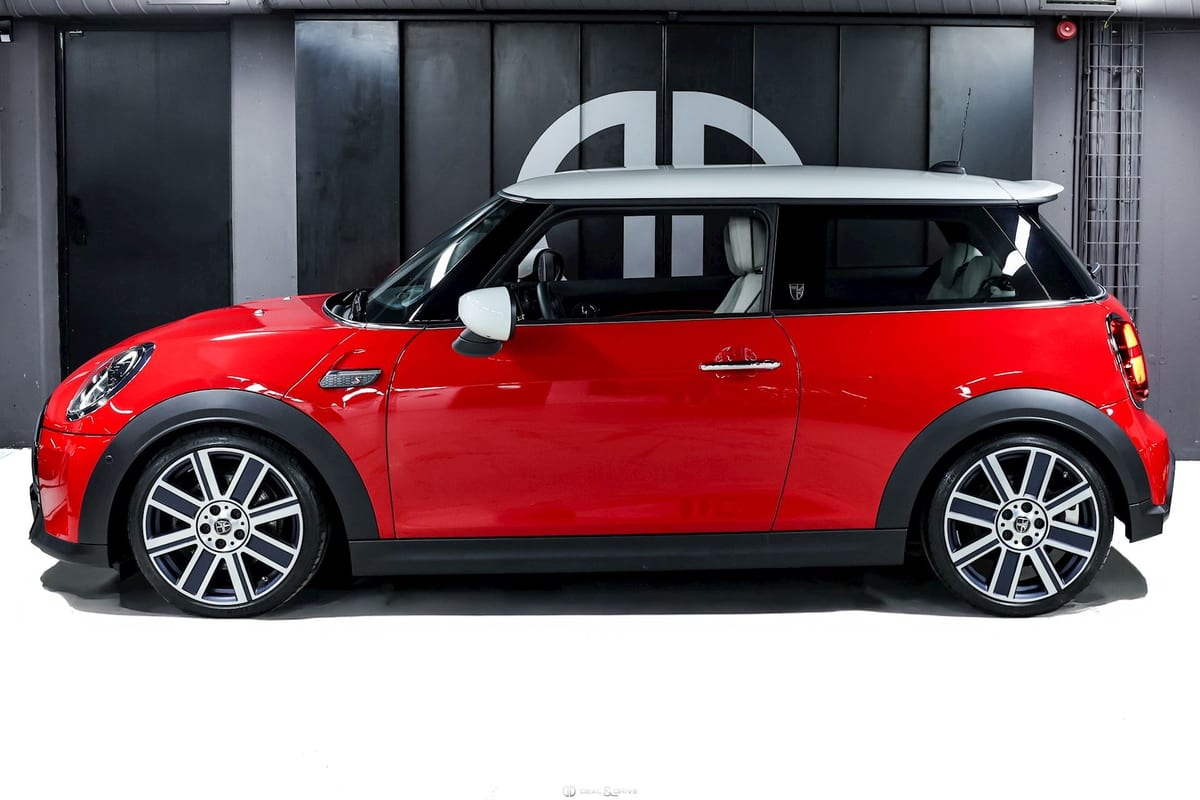 COOPER S 3 PORTES AUTO YOURS TRIM – CHILI RED — photo 2/15