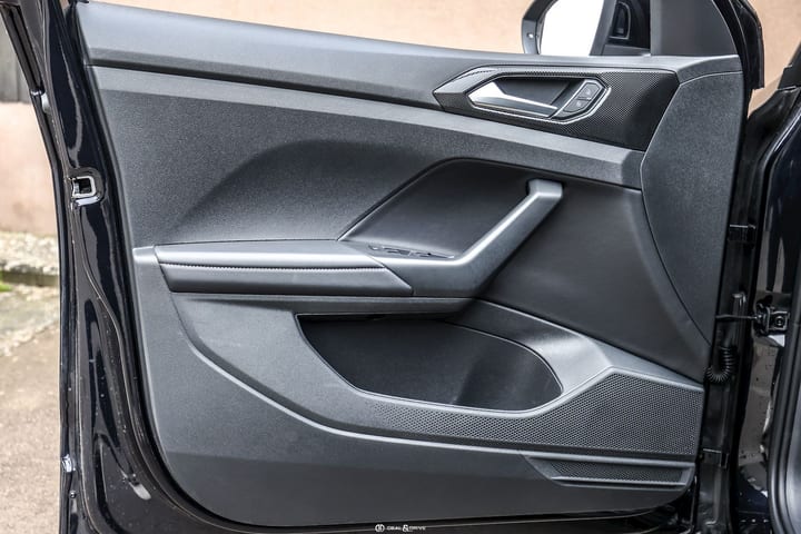 T-CROSS 1.5 TSI 150 DSG R-LINE — photo 8/15