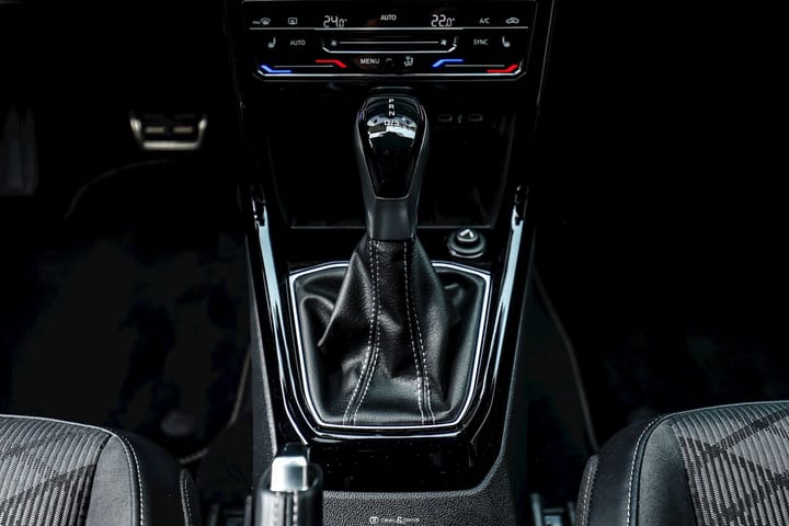 T-CROSS 1.5 TSI 150 DSG R-LINE — photo 12/15