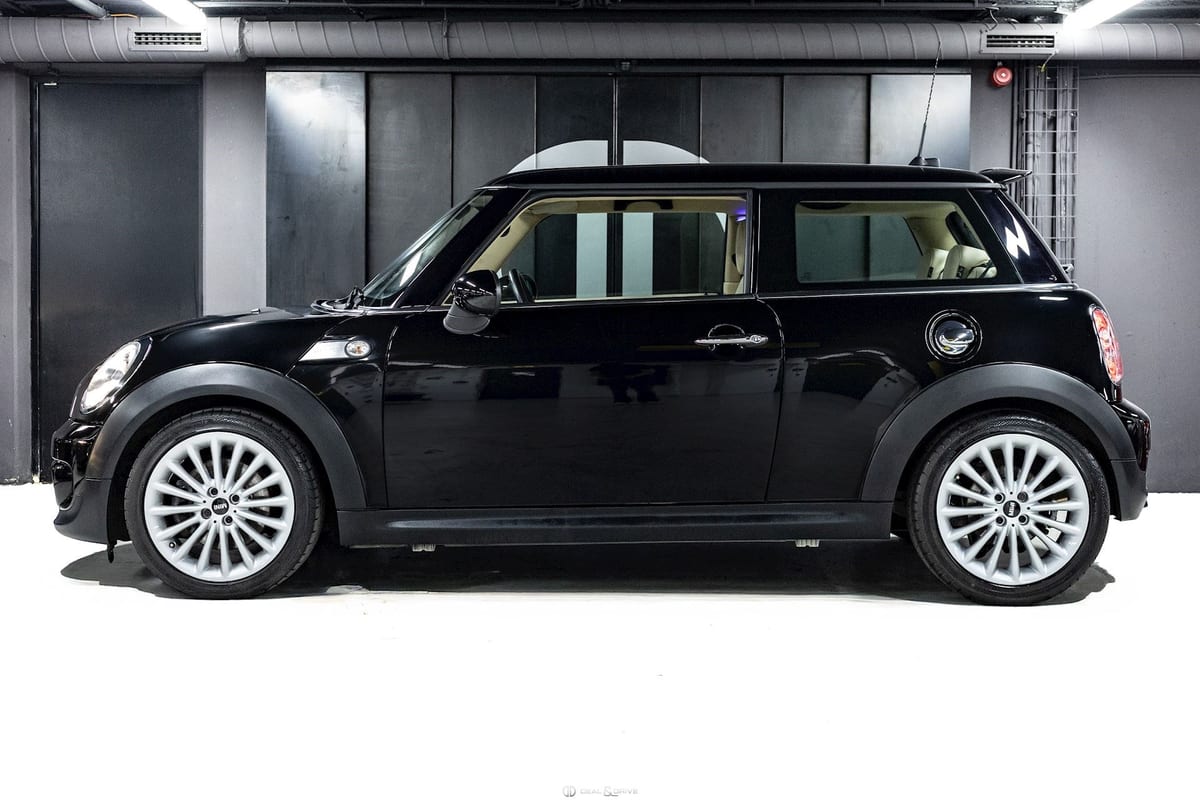 COOPER S (R56) 3 PORTES AUTO GOODWOOD EDITION - 1 OF 1000 - BLACK DIAMOND METALLIC – IMMAT. FR — photo 2/15