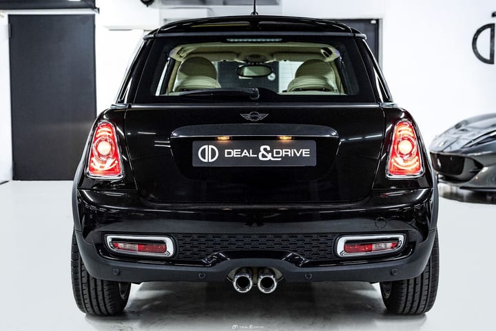 COOPER S (R56) 3 PORTES AUTO GOODWOOD EDITION - 1 OF 1000 - BLACK DIAMOND METALLIC – IMMAT. FR — photo 4/15